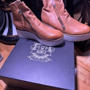 Women's Tan Ankle Boots